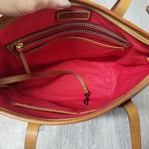 ๐HP๐Dooney & Bourke Pebble Grain Tote - Picture 9 of 16